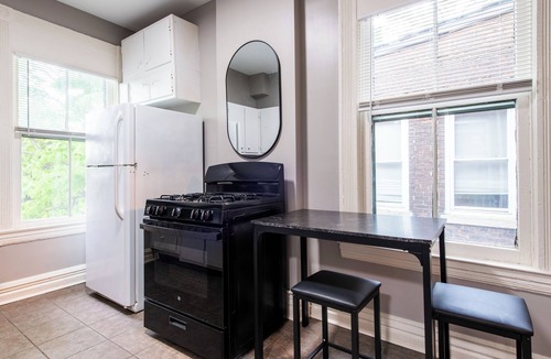 Old Louisville House | 2-bedroom House in Downtown Louisville with 2 King beds + 2 Queen pull outs