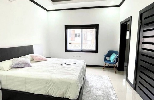 Livingston House | 2-bedroom house in wonderful Livingston with air conditioning