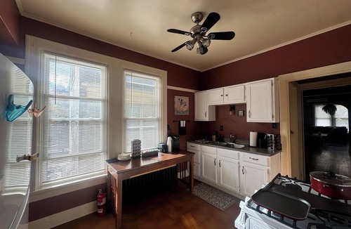 Lower East Side Condo | 2-bedroom king bed, condo with AC-heat in downtown walkable Milwaukee