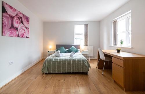 Loughborough Apartment | 2 Bedroom Large First Floor Apartment with FREE Parking