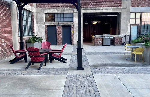 Uptown Apartment | 2-Bedroom Memphis Rhythm River Retreat near Downtown, Harbortown, & West Memphis