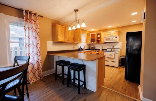 Council Bluffs House | 2-bedroom Nice & Comfy House in the City