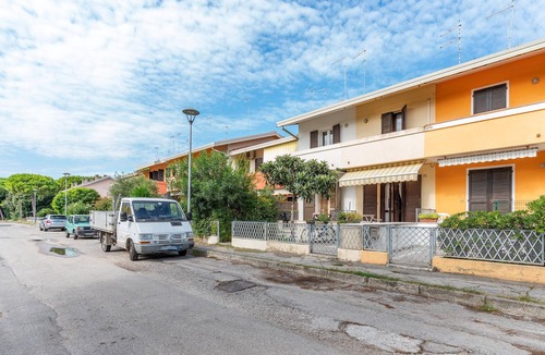 Rosolina Mare House | 2 bedroom nice home in Rosolina Mare RO