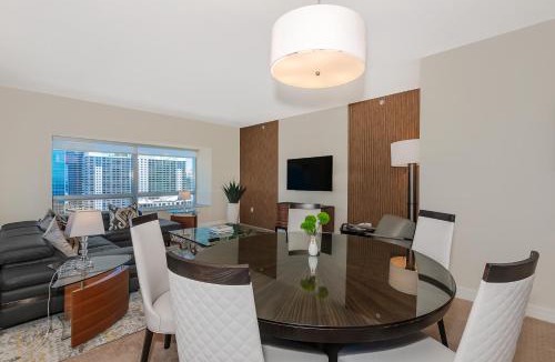 Brickell Apartment | 2 Bedroom OR King Studio Suites Four Seasons Hotel Miami Free Wi-Fi & Free Parking