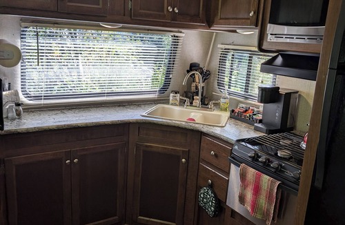 Reedsport House | 2-Bedroom Park Model Trailer 5 Minutes to Oregon Dunes National Recreation Area