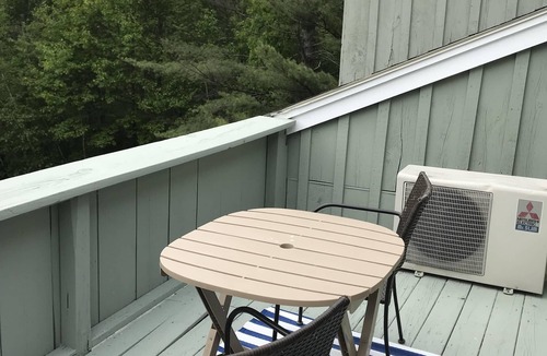 Bartlett Condo | 2 Bedroom Plus Giant Loft Bedroom Resort Close to Ski, Storyland, Hiking & More!