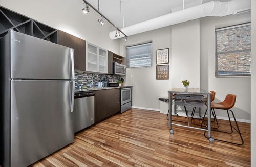 Downtown Cincinnati Apartment | 2 Bedroom |Pool| Paul Brown Stadium