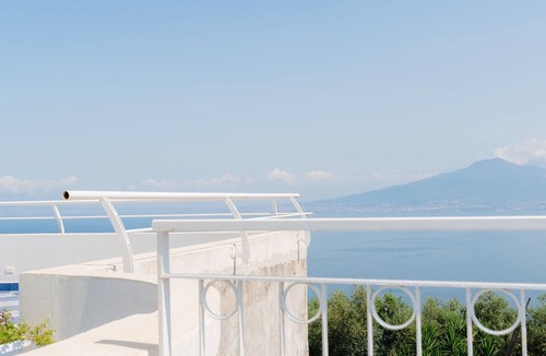 Monte Chiaro House | 2 Bedroom Private vacation home in Montechiaro