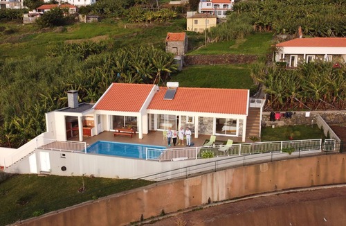 Arco da Calheta House | 2 Bedroom Private vacation home in Calheta