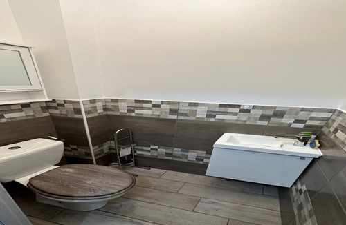 Mont-Dore Apartment | 2-Bedroom Revamped Flat in Auvergne