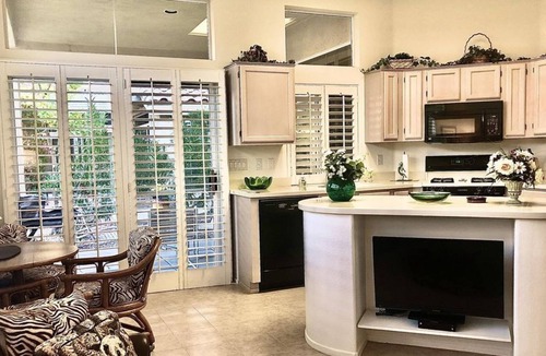 Desert Palms Apartment | 2 Bedroom Single family 83085 by Houzlet
