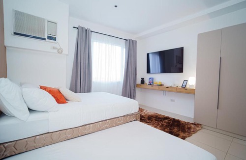 Bacolod Apartment | 2 bedroom suite sleeps 8 in Central Bacolod