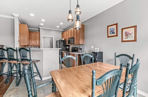 Carmel House | 2 Bedroom Townhome in Zionsville