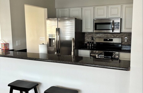 Weber House | 2-bedroom townhome in prime location in Iowa City with AC, WiFi