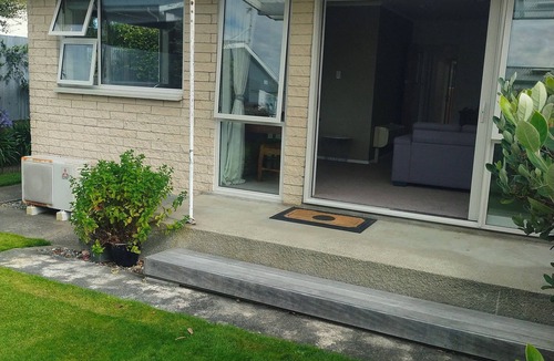 Invercargill House | 2 bedroom unit - Off Street Parking