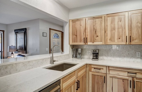 Warrior's Mark Condo | 2 Bedroom updated Base 9 condo, walk to town and peak 9!
