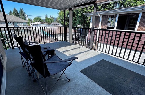 Coquitlam House | 2 Bedroom upper floor suite with Garden view & A/C Closed to SFU