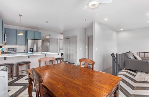 Salida Condo | 2-bedroom Upper Townhome in peaceful Poncha Springs- Midterm Rental