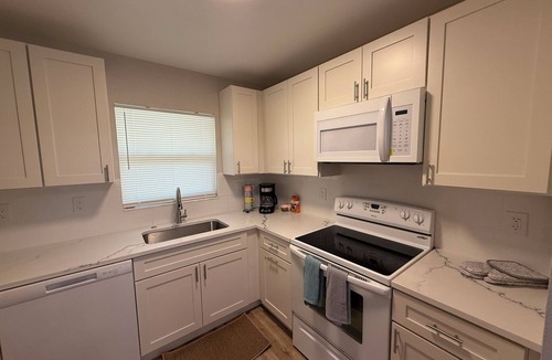 Seminole Villa | 2-bedroom villa in Seminole with Ac and Pool