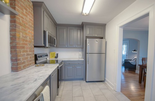 Murfreesboro House | 2 Bedroom with Screened-in Porch-Sleeps 6-Only 5 Blocks to the Square and MTSU!