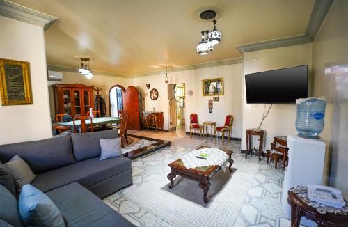 Heliopolis Apartment | 2 Bedrooms Spacious flat 7 mins to Airport