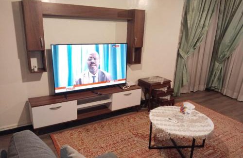 Heliopolis Apartment | 2 Bedrooms Spacious flat 7 mins to Airport