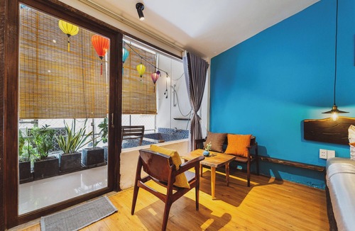 Downtown Ho Chi Minh City Apartment | 2 Beds-Quiet-Cozy-60sqm w/Balcony In District 1