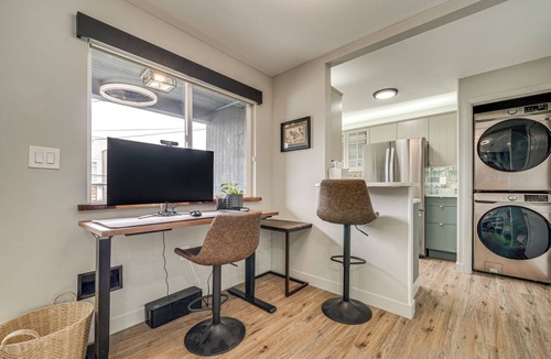 Alki Apartment | 2 Blocks to Beach Park: Cozy Seattle Townhome