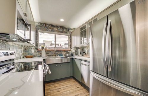 Alki House | 2 Blocks to Beach Park: Cozy Seattle Townhome