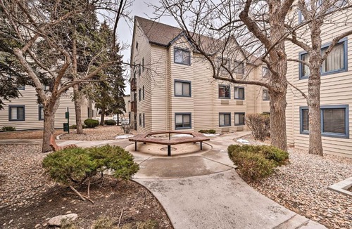 Englewood Apartment | 2 Blocks to Light Rail: Denver Unit w/Kitchenette