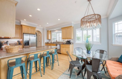 El Granada House | 2 Blocks to ocean, steps to beach, ocean view, coastal trail, BBQ
