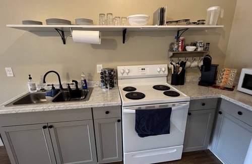 Benton Apartment | 2 BR,1BA Spacious Mountain View Suite near Cherokee National Forest, Ocoee River