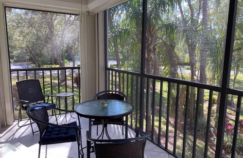 Naples Condo | 2-BR, 2-BA Condo Overlooking Lake Deauville