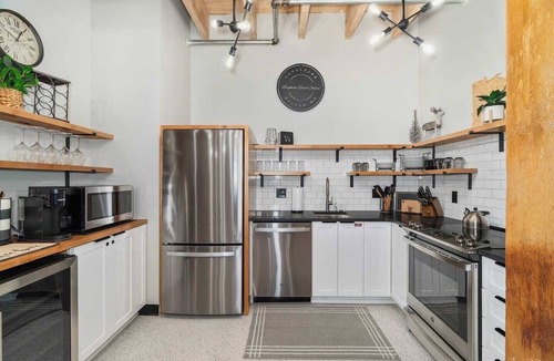 Canal Park Condo | 2 BR 2 BA in Canal Park Close to everything!