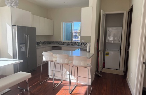 Pleasanton House | 2 BR 2 Bath home close to Downtown, 2.3 miles to BART 40 minutes drive to SFO