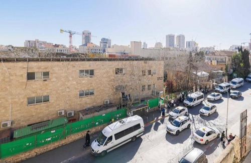 Jerusalem Apartment | 2 Br Apartment In Jerusalem Estates W Room