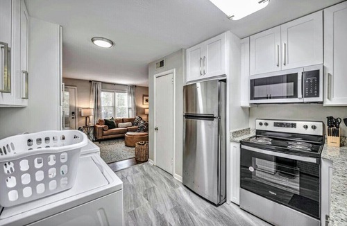 Clarkdale Apartment | 2 BR Apt New and Clean - Long Stays Welcome (apt8)