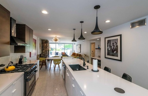 Old Las Palmas Condo | 2 BR Chic Mid Century located in the heart of Palm Springs w/stunning pool