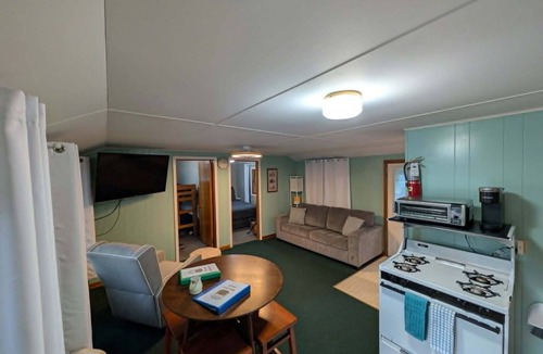Chetek Cabin | 2‑BR Lake Escape Pontoon Available
