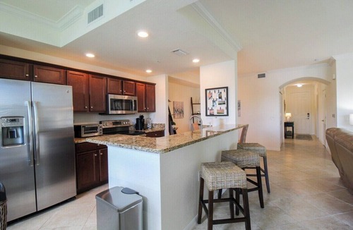 Lakewood Ranch Condo | 2 BR lakefront condo In Lakewood National - Overlooking the golf course - Array of Sunshine