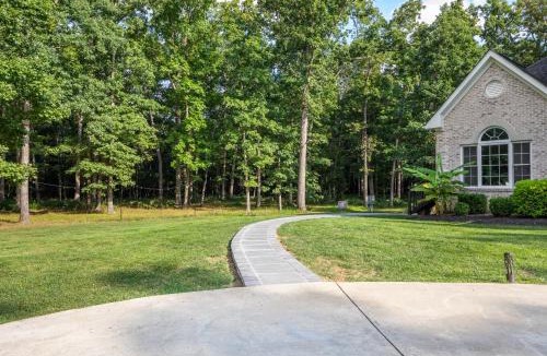 Fairfax House | 2 BR Serene & Peaceful On 4 Acres, Fairfax-GMU - Lower Level