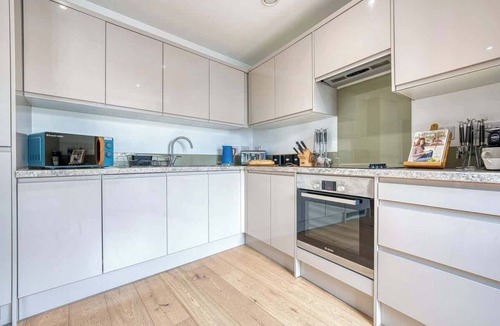 Ocean Village Apartment | 2-BR Spacious & Central Flat, near Ocean Village