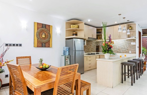 Dyanapura Villa | 2 BR Villa Mienna, 2 Mins Walk to Restaurants