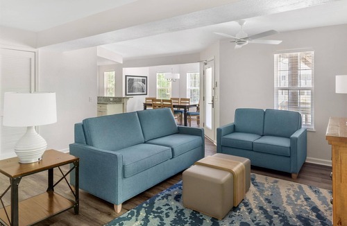 Sea Scape Hotel | 2 Bright 2BR Loft Suites w/Kitchen: Close to Dare Centre & Local Dining