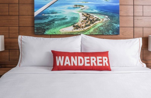 Park Shore Hotel | 2 Bright and Modern Studio Suite with Free Breakfast