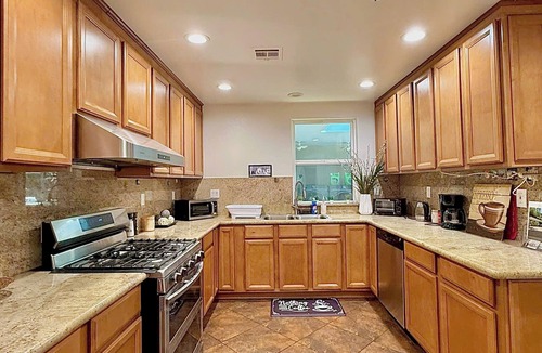 Monterey Park House | 2 BRs 2Ba 15mins to DTLA Fast Tri-Band WiFi