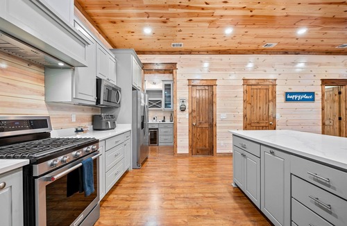 Broken Bow Cabin | 2 Cabins | Indoor & Outdoor Games | Sleeps 29