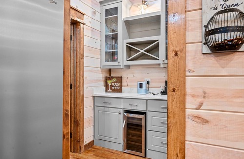 Broken Bow Cabin | 2 Cabins | Indoor & Outdoor Games | Sleeps 29