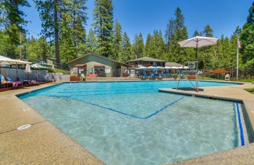 Arnold House | 2 Cabins Sleeps 17 Ping Pong Gas Fire Pit & BBQ