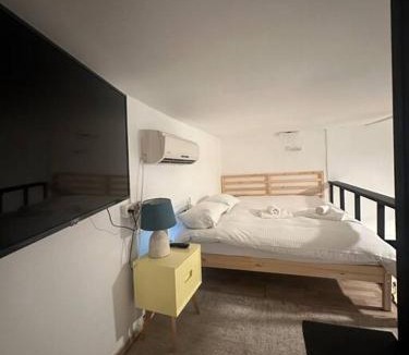 Kerem HaTeimanim Apartment | 2 Carmel Market studio